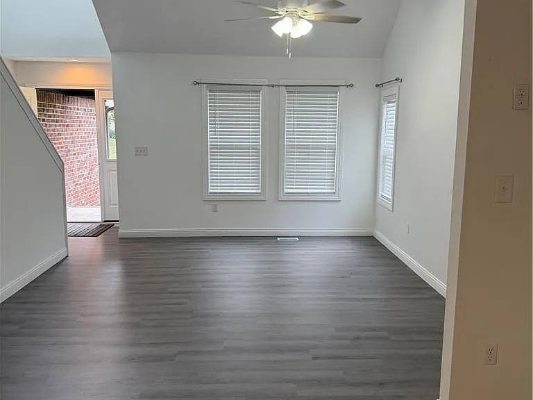 4341 Frontenac Dr — Photo 21