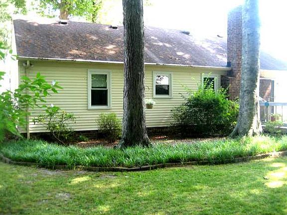 5th image of 533 Gloria Dr