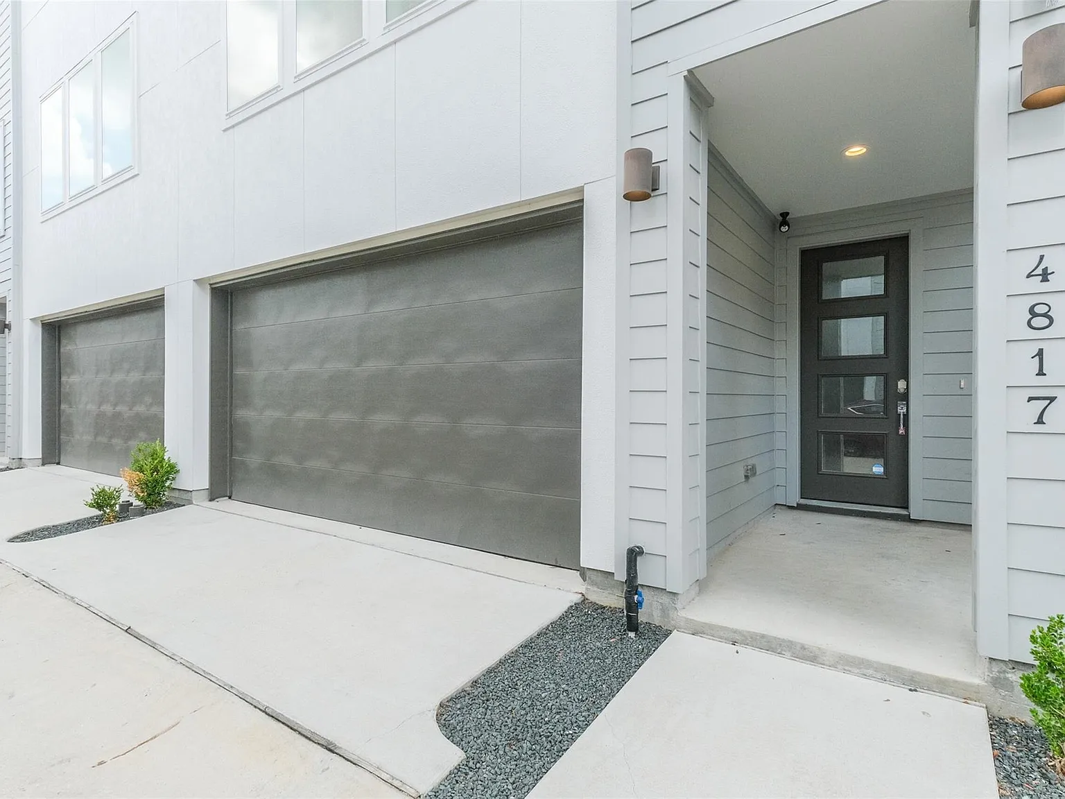 3 bed, 3.5 bath, 1972 sqft, $2,350 — Photo 2