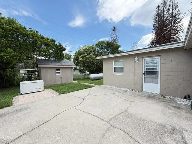 4445 Darden Ave — Photo 2