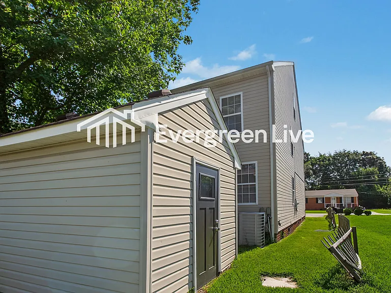 1417 Martin Ave — Photo 14