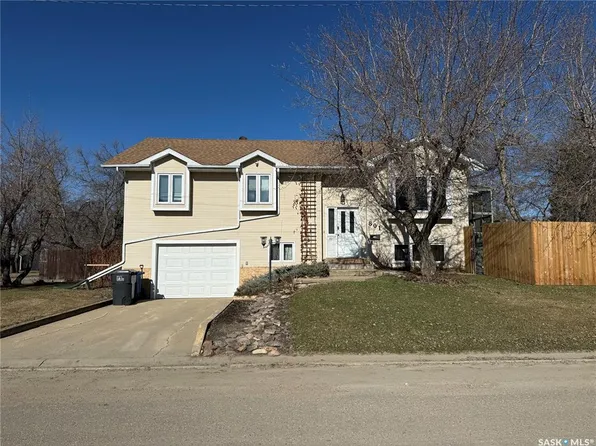 801 2nd AVENUE W, Meadow Lake, SK S9X 1A1