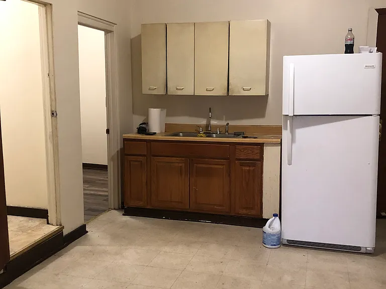 W 38th Pl — Photo 4