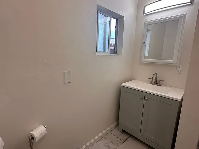 1153-1155 Emory Street — Photo 9