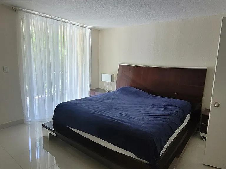 2304 NE 11th St #207 — Photo 15