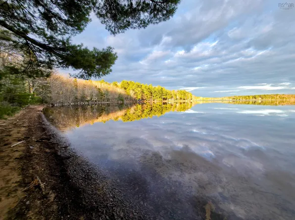 630 Elmwood Rd, Lunenburg, NS B0R 1A0