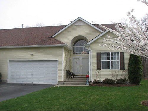 1st image of 33 Acorn Ct