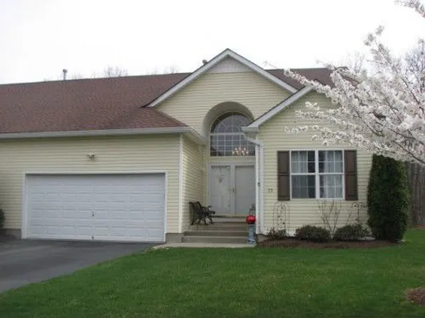 33 Acorn Ct, Wading River, NY 11792