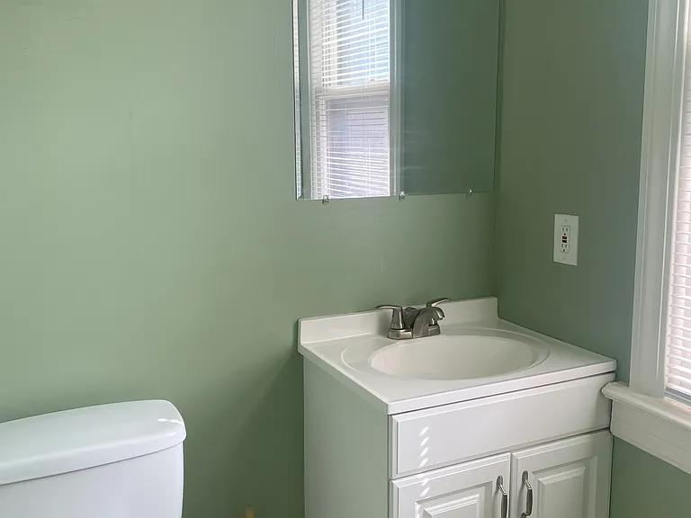 47 Vick Park #6 — Photo 17