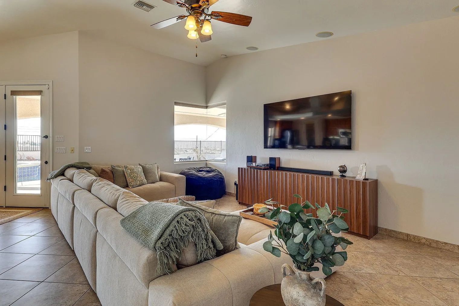 3 bed, 3.0 bath, 2217 sqft, $3,657 — Photo 2
