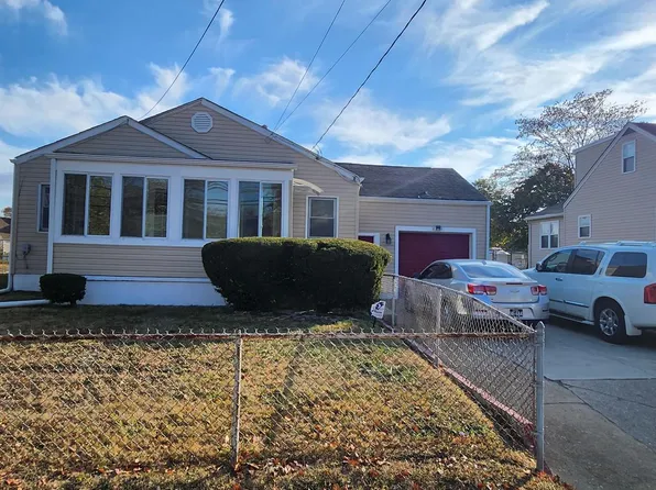 109 Lambson Ln, New Castle, DE 19720