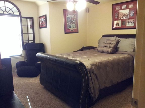 Guest Bedroom (largest)