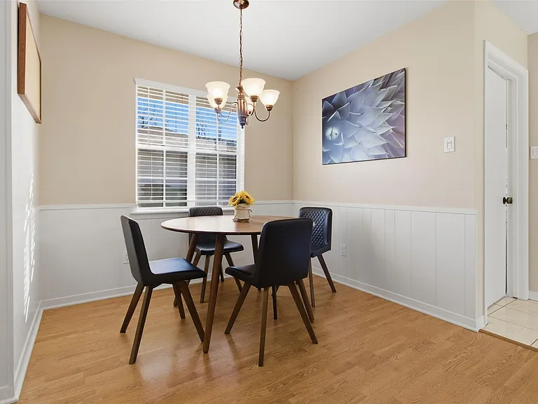 2310 Droxford Dr — Photo 10