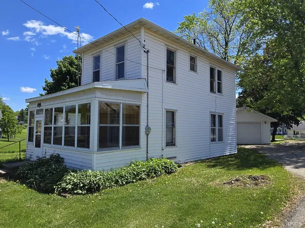 335 Elm St, Lancaster, WI 53813