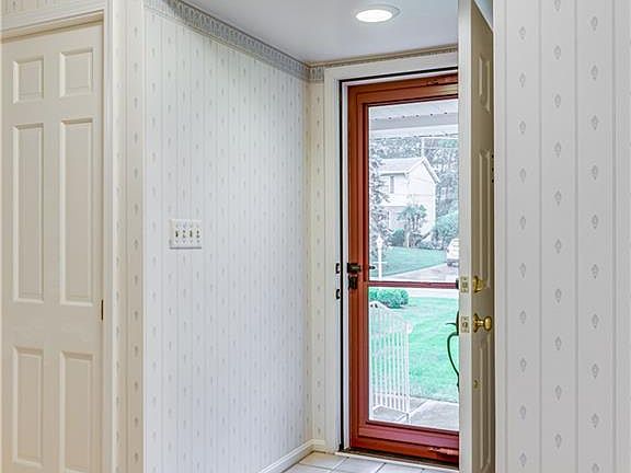 2nd image of 3726 Iona Ave