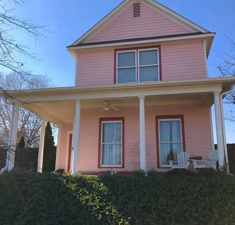 1st image of 633 Greenlaw Pl