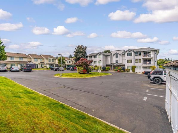 435 Morison Ave #203, Parksville, BC V9P 2M7