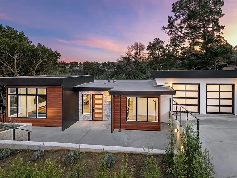 1105 Tahoe Dr — Photo 2