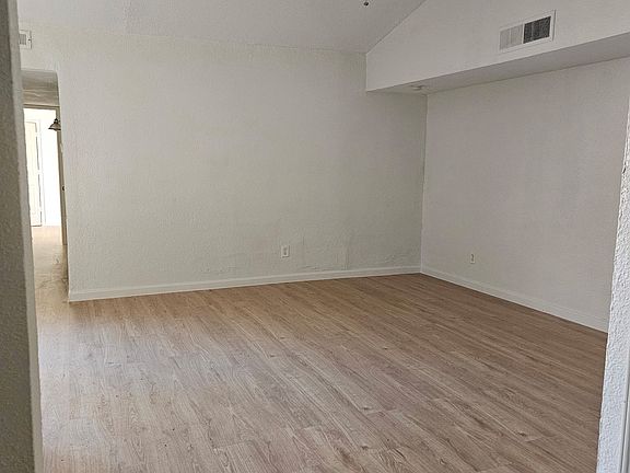 3rd image of 9515 Gonzales Dr