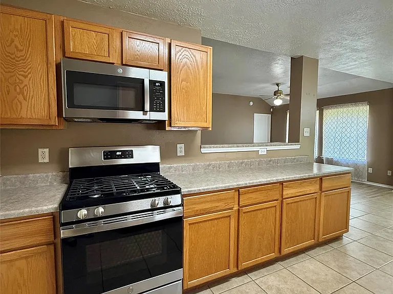 17318 Glenmorris Dr — Photo 9