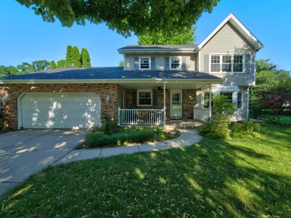 8 Darien Cir, Madison, WI 53717
