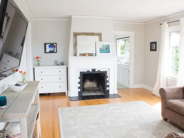 4117 SW Holly St, Seattle, WA 98136