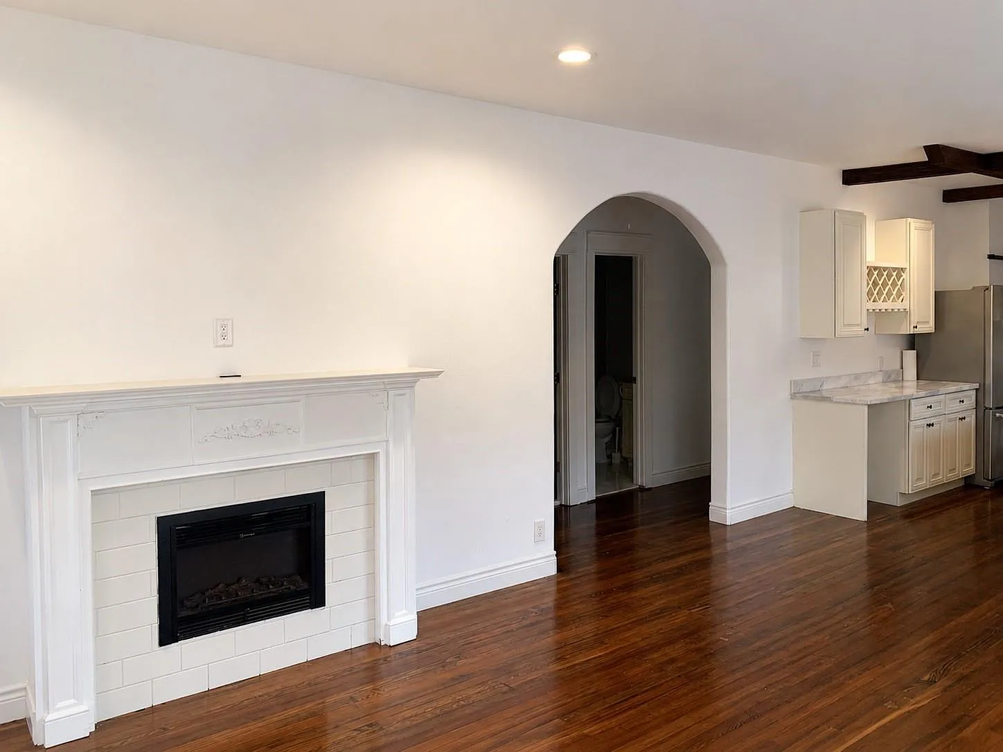 3 bed, 2.0 bath, 1274 sqft, $2,000 — Photo 4