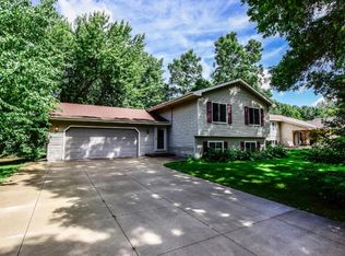 425 Spring Hill Rd, Vadnais Heights, MN 55127