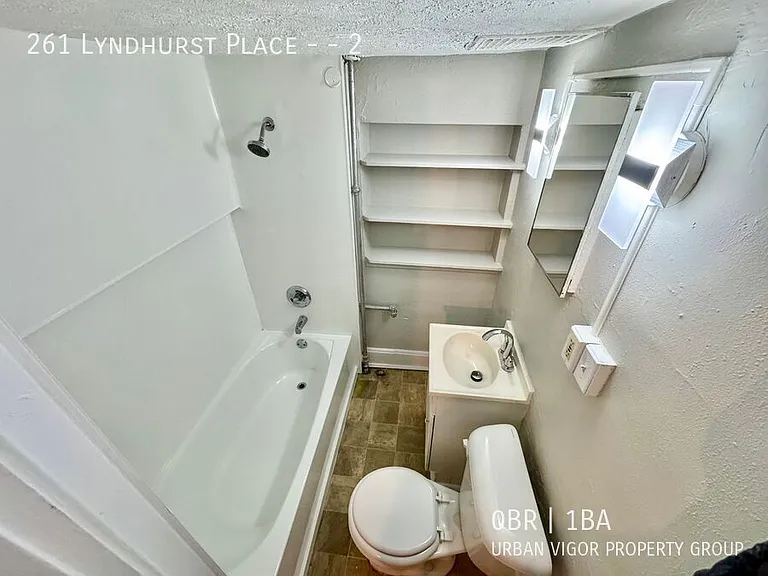 261 Lyndhurst Pl #2 — Photo 7