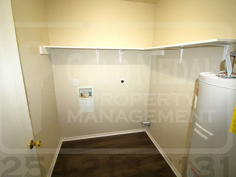 4509 Deek Dr — Photo 4