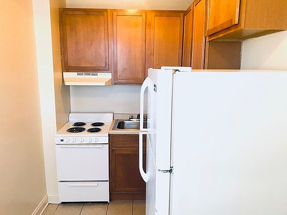 2nd image of 6126 S Woodlawn Ave APT 360