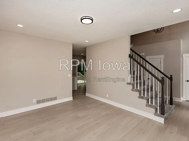 14440 Briarwood Ln — Photo 6