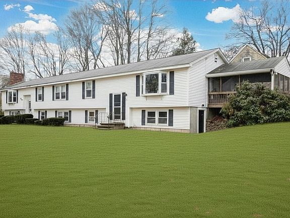 2nd image of 138 Howe St