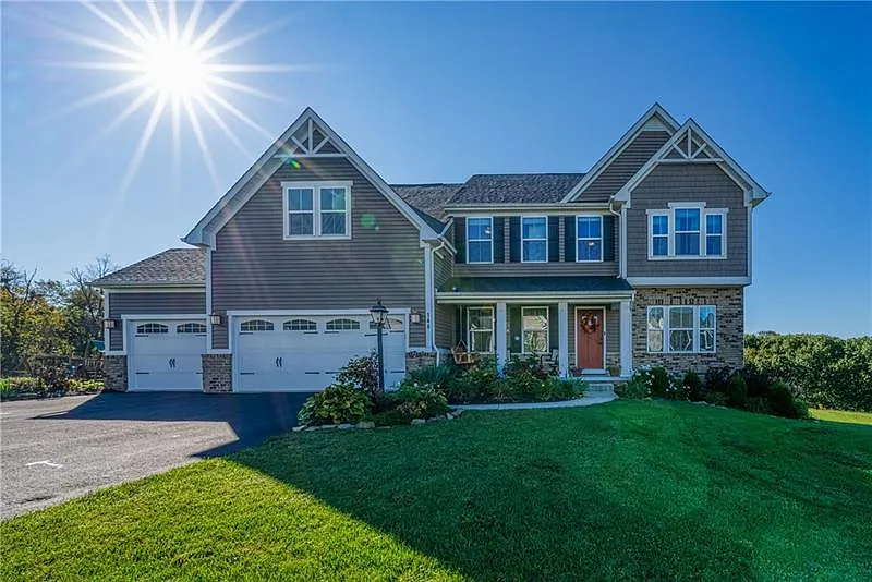 148 Olivia Ave photo 1