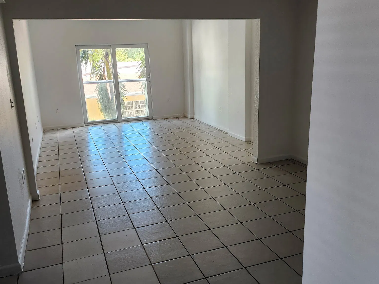 2 bed, 528 sqft, $1,950 — Photo 4