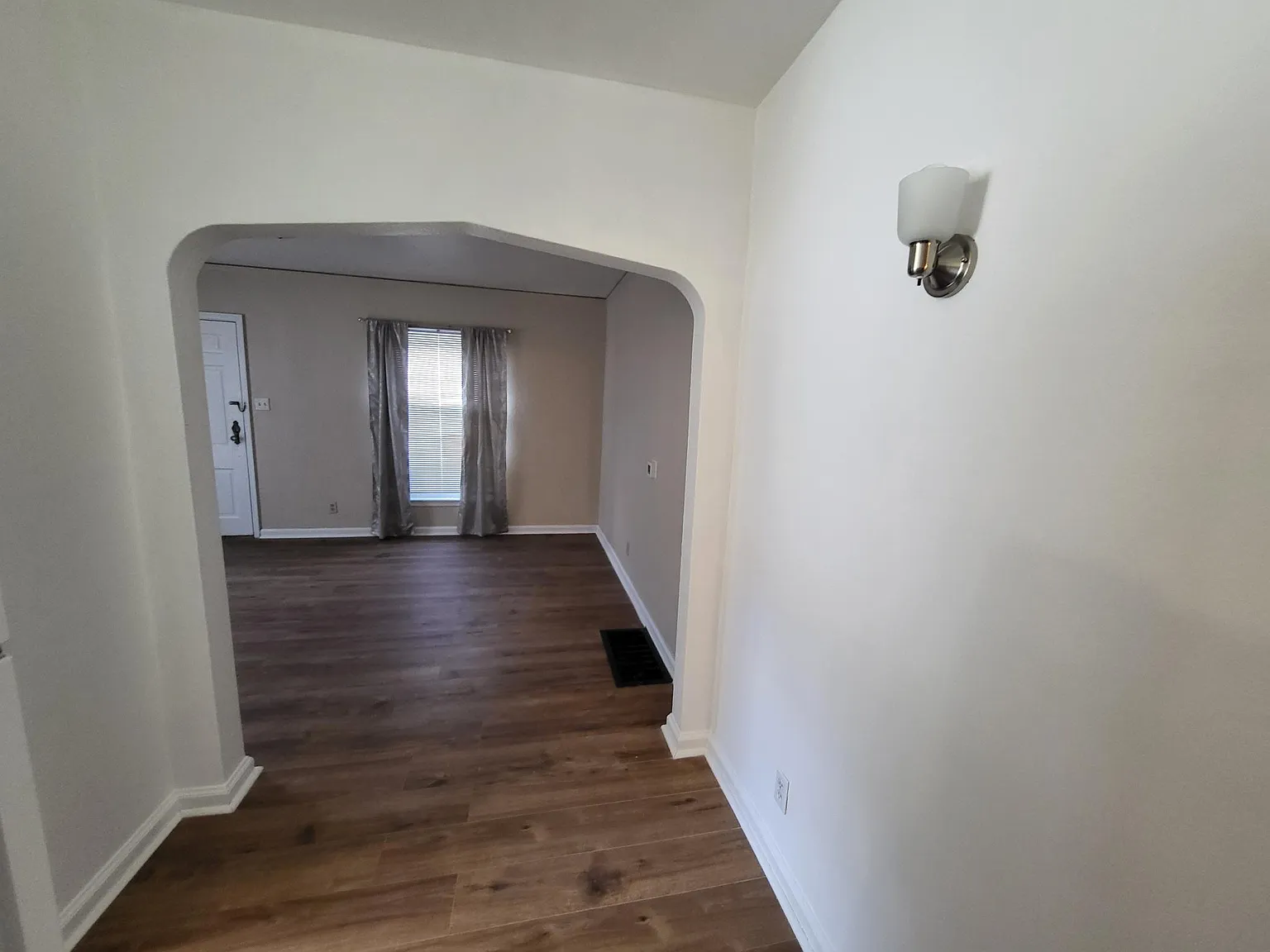 1 bed, 850 sqft, $950 — Photo 2