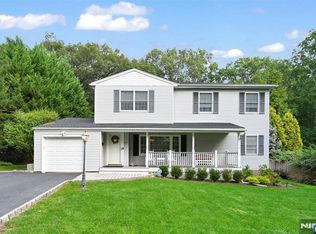 273 Vitmar Pl, Park Ridge, NJ 07656