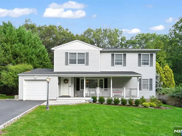 273 Vitmar Pl, Park Ridge, NJ 07656