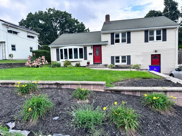 14 Greenhouse Blvd, West Hartford, CT 06110