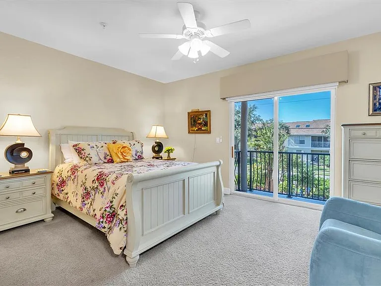 300 Capri Blvd #6 — Photo 17