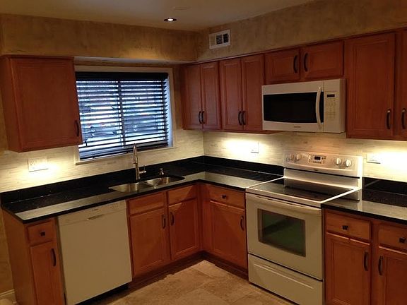 5th image of 9372 Bay Colony Dr APT 1N
