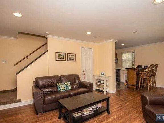 3rd image of 1267 Anderson Ave #4