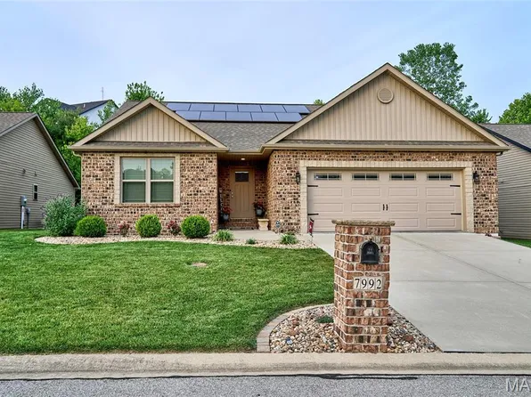 7992 Walker Meadows Dr, Caseyville, IL 62232