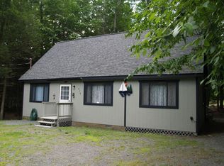 924 Goose Pond Rd, Lake Ariel, PA 18436