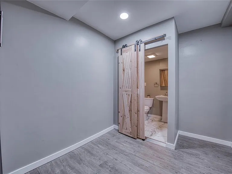 320 Fort Duquesne Blvd #4E — Photo 24