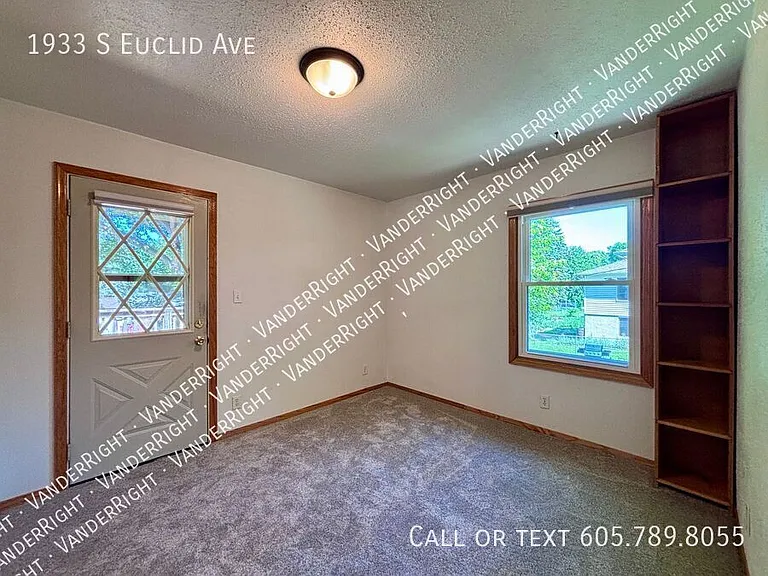 1933 S Euclid Ave — Photo 16