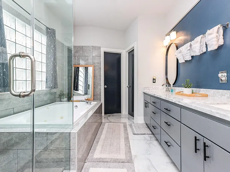 9715 Riddlewood Ln — Photo 26