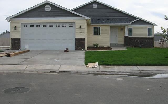 1st image of 720 N Carrie Dr