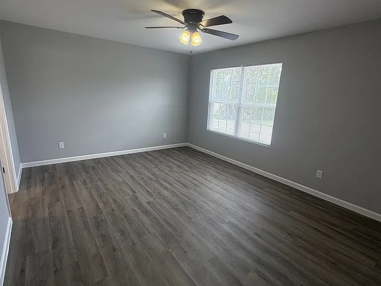 418 Hunington Cir — Photo 10