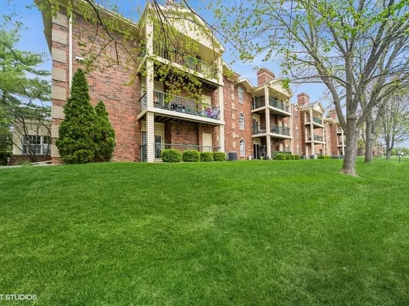 4900 Pleasant St Unit 16, West Des Moines, IA 50266